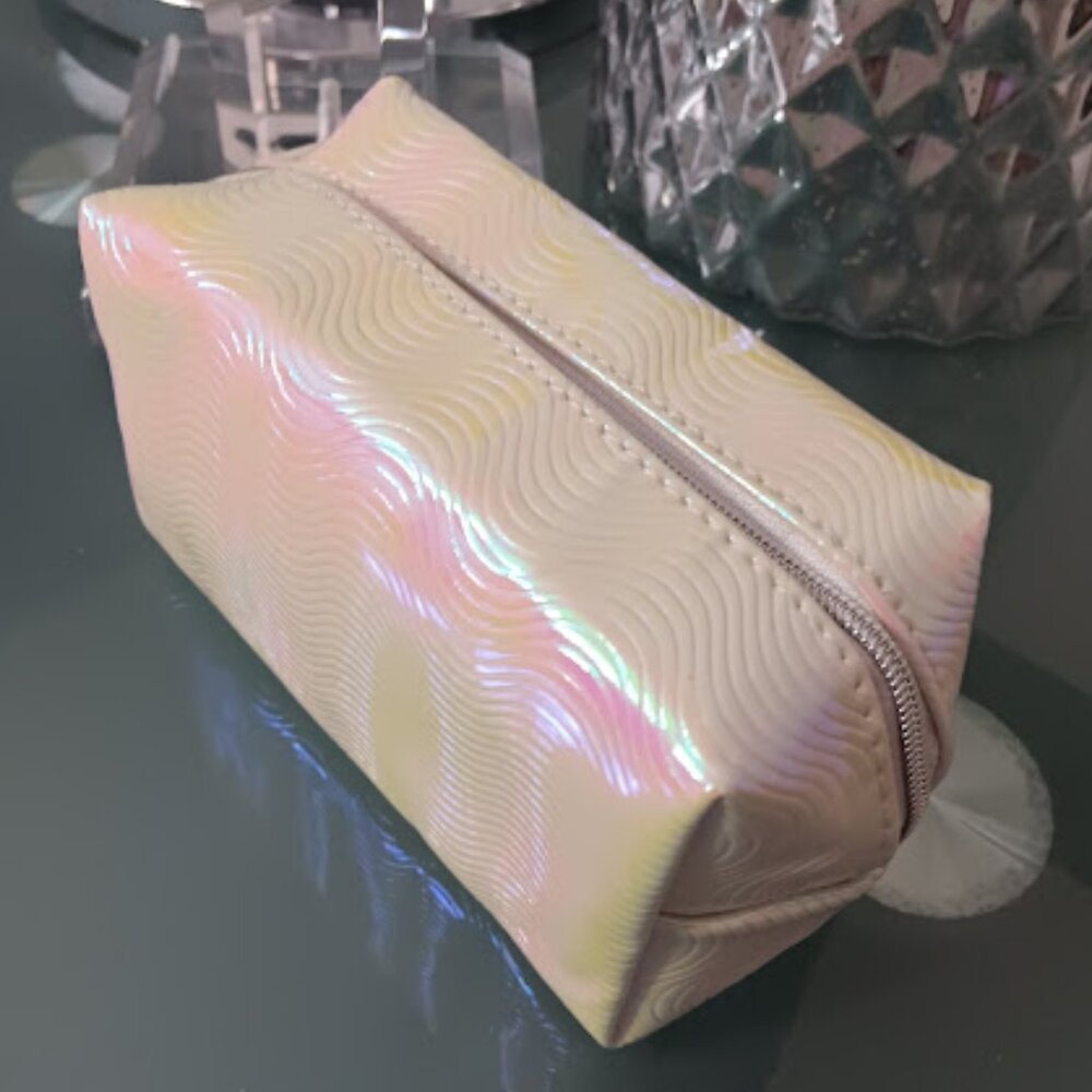 MACY'S Pearlized Hologram Swirl Pattern Cosmetic Makeup Case Bag**NEW! - Picture 4 of 5